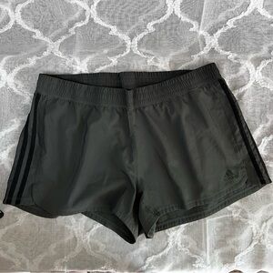 Adidas Women’s Size XL Running Shorts Aeroready Gray With Black Stripes